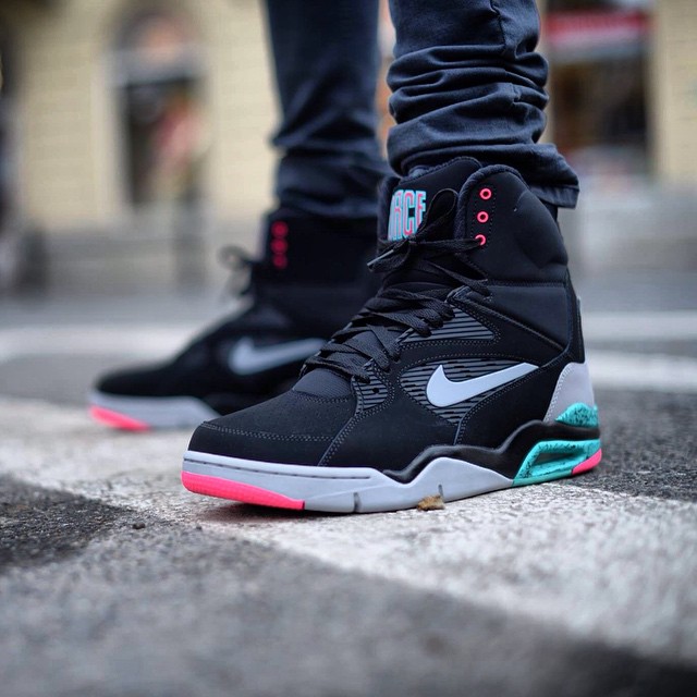 nike air command force spurs