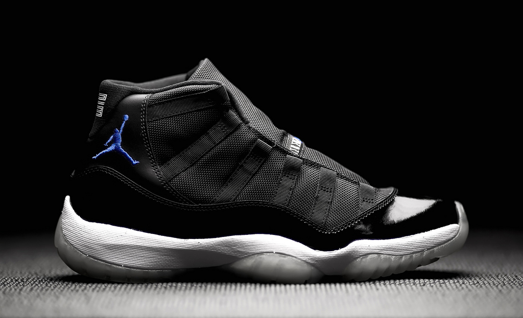 http://www.modern-notoriety.com/wp-content/uploads/2014/12/sole-collector-forum-photo-of-the-day-space-jam-air-jordan-xi-by-air-butchie.jpg