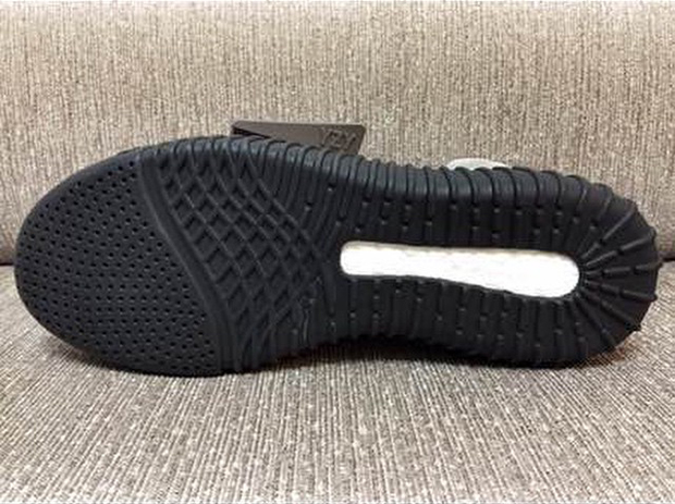 adidas-yeezy-boost-black-sole-sample-005