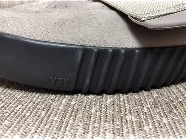 adidas-yeezy-boost-black-sole-sample-008