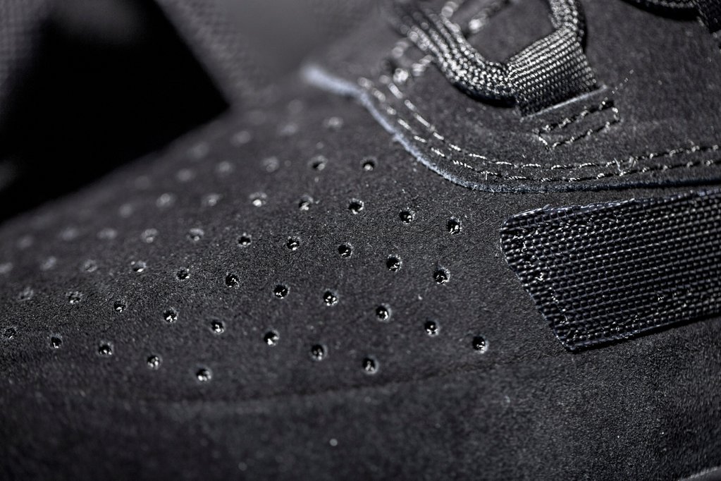 adidas-yeezy-750-boost-black-release-date-5
