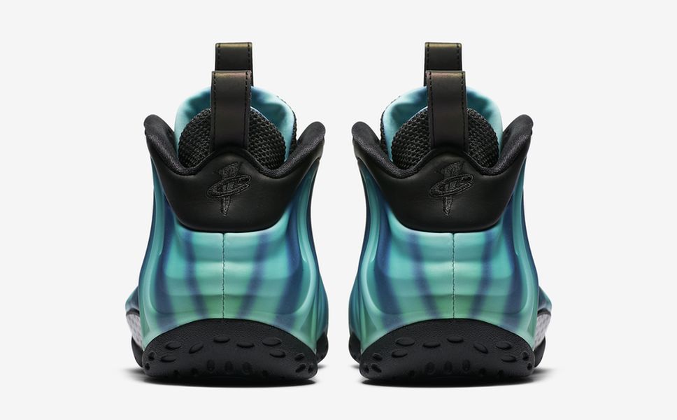 northern-lights-all-star-nike-foamposite-one_05