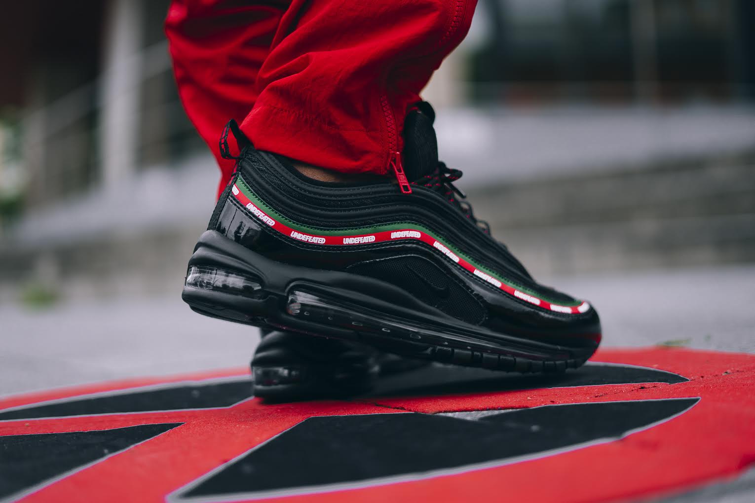 nike air max 97 undefeated on feet