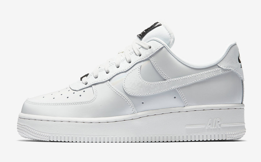 Nike Air Force 1 Luxe 
