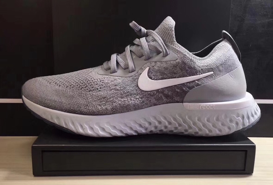 Nike Epic React Flyknit in Grey