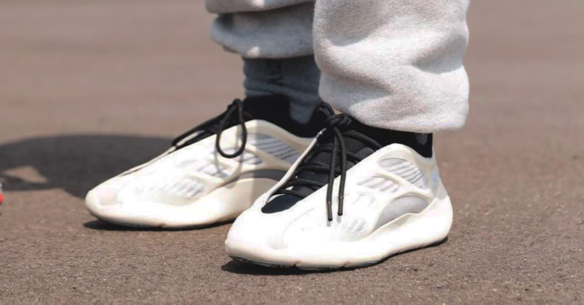 yeezy 700 og outfit