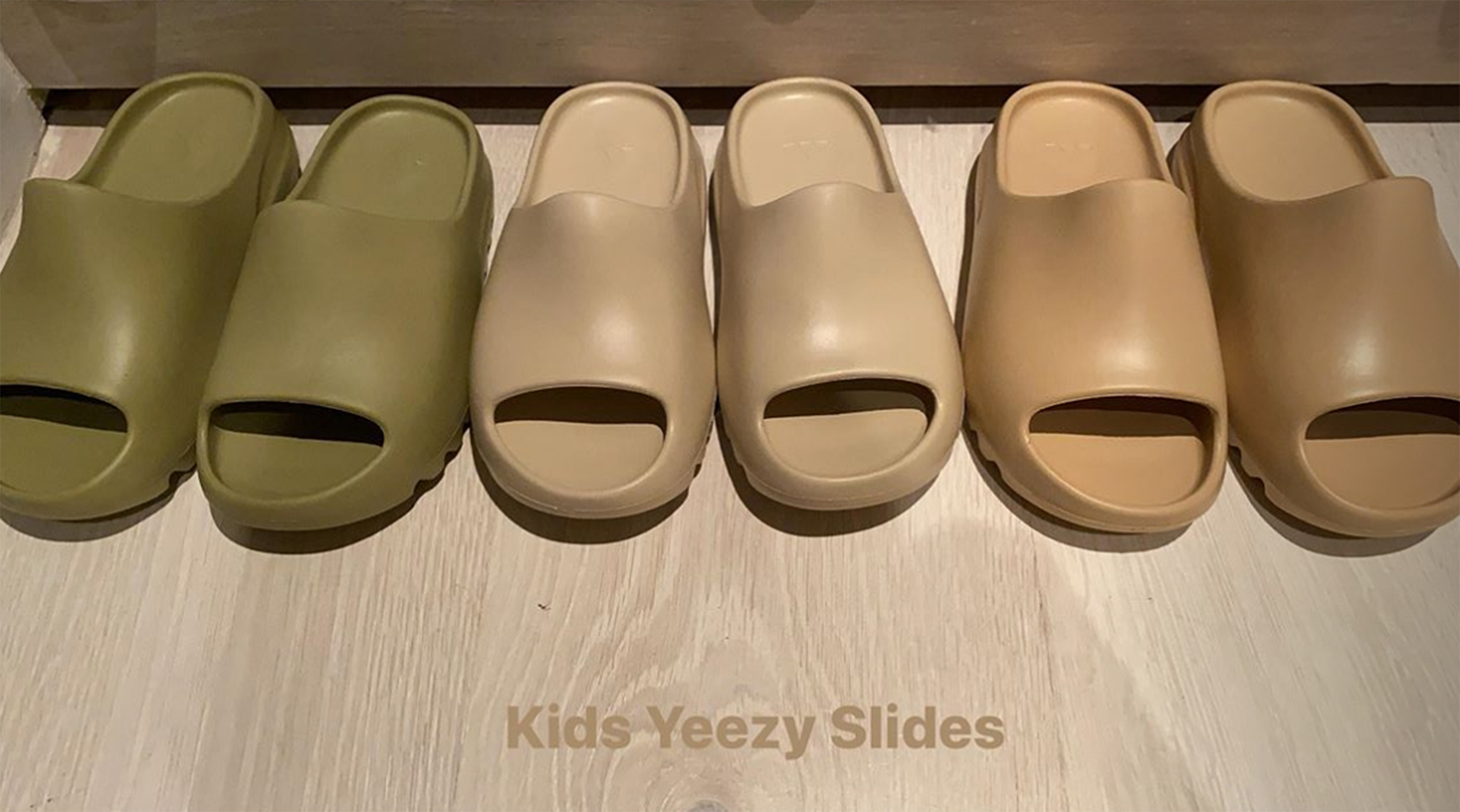 retail for yeezy slides