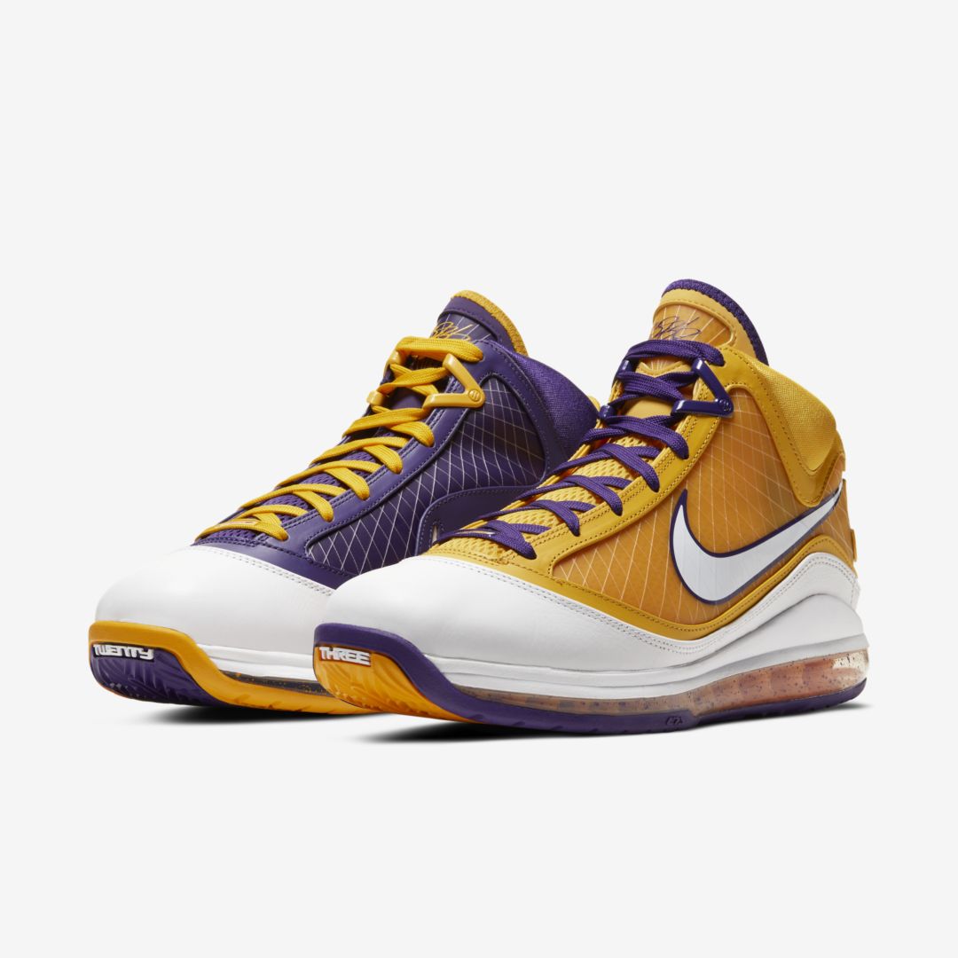 new lebron shoes lakers
