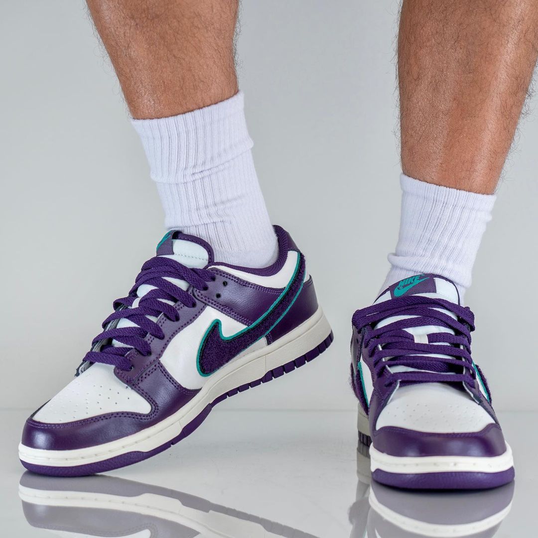 Buty męskie sneakersy royal Nike React Element 87 AQ1090 200 Chenille Swoosh  Grand Purple DQ7683 - during the Air Max Day celebration - 100 Info